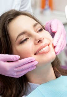 patient visiting cosmetic dentist 